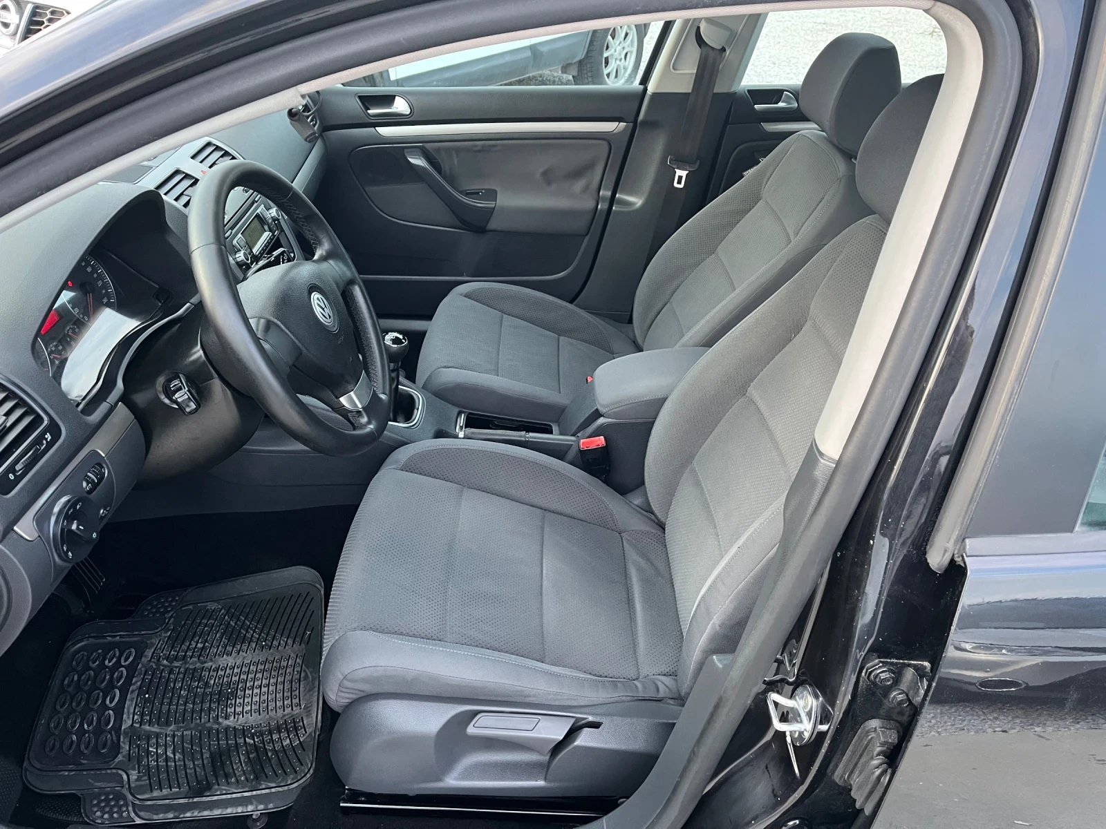 VW Golf 1, 9 TDI 105 6 скорости, снимка 5 - Автомобили и джипове - 53712430