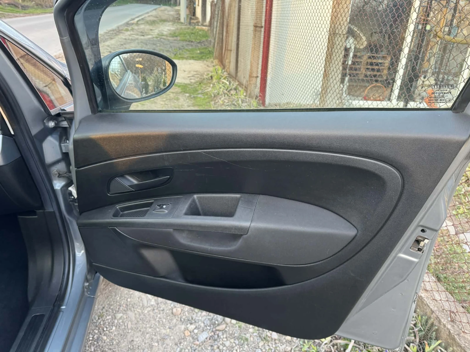 Fiat Punto Grande, снимка 15 - Автомобили и джипове - 53841457