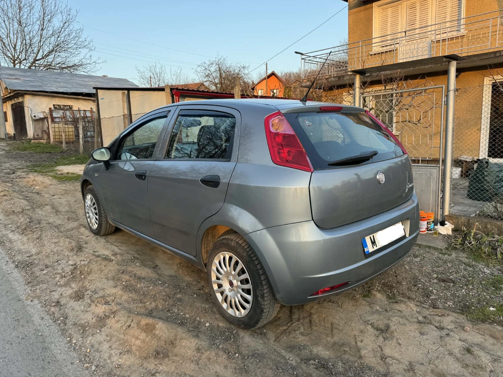 Fiat Punto Grande, снимка 5 - Автомобили и джипове - 53841457