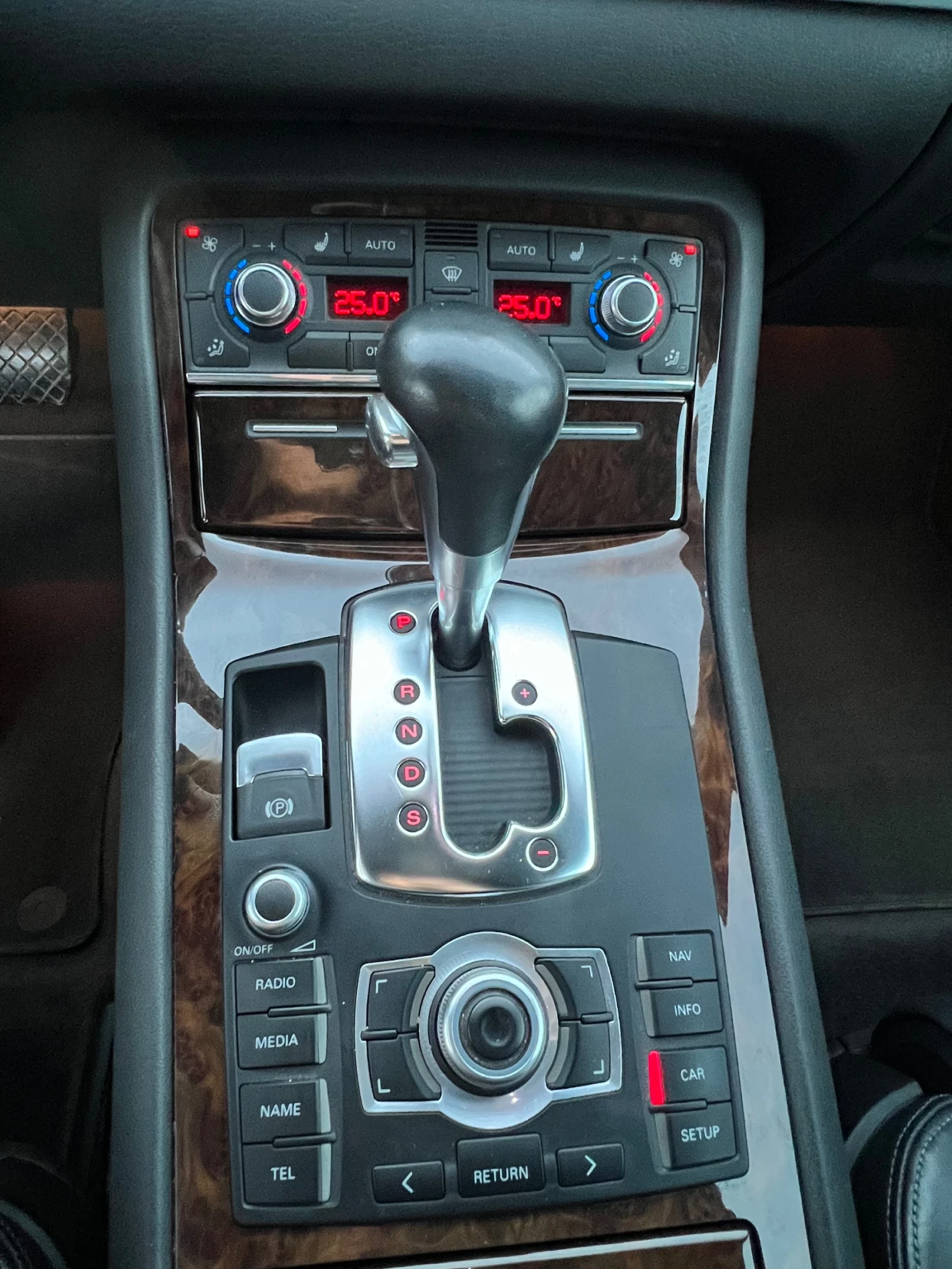 Audi A8, снимка 5 - Автомобили и джипове - 53966833