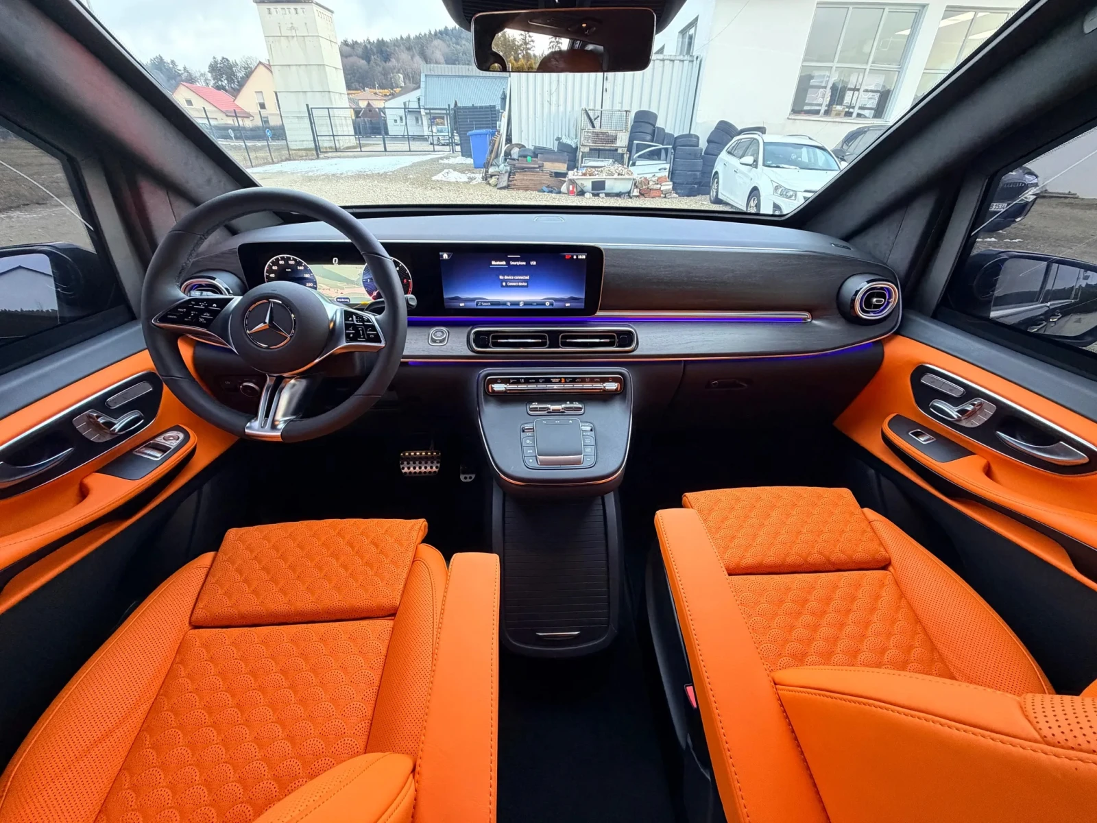 Mercedes-Benz V 300 d/AMG/4-MATIC/ARMORED B6/LUXESEATS/AIRMATIC/XL/, снимка 13 - Автомобили и джипове - 54216118