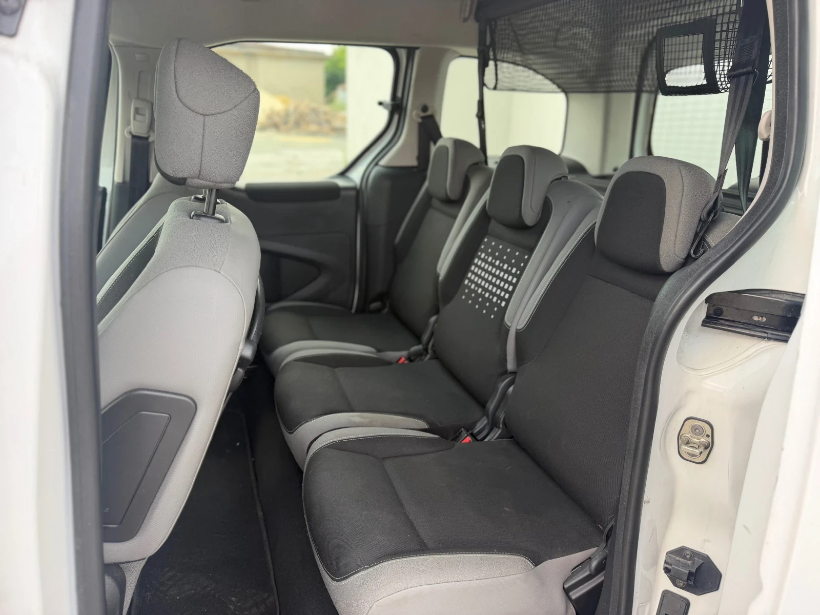 Citroen Berlingo 1.6 HDI Euro 6, снимка 8 - Автомобили и джипове - 55150727