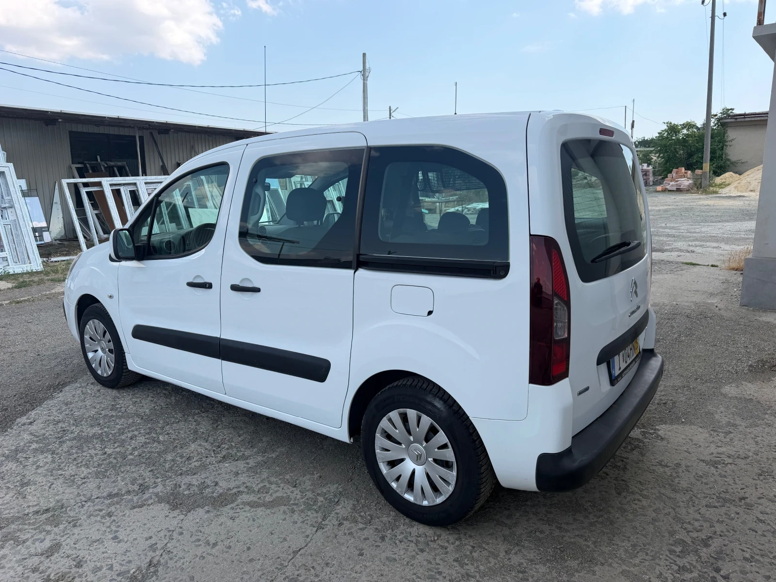 Citroen Berlingo 1.6 HDI Euro 6, снимка 6 - Автомобили и джипове - 55150727
