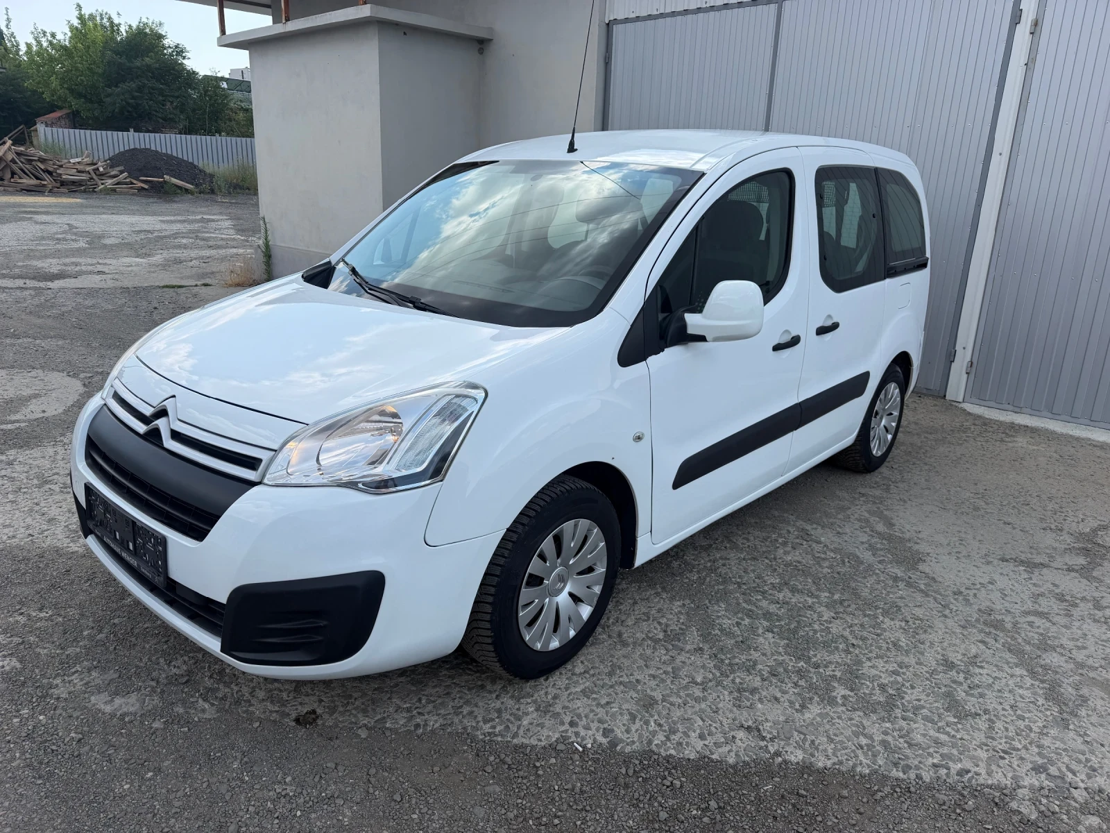 Citroen Berlingo 1.6 HDI Euro 6, снимка 4 - Автомобили и джипове - 55150727
