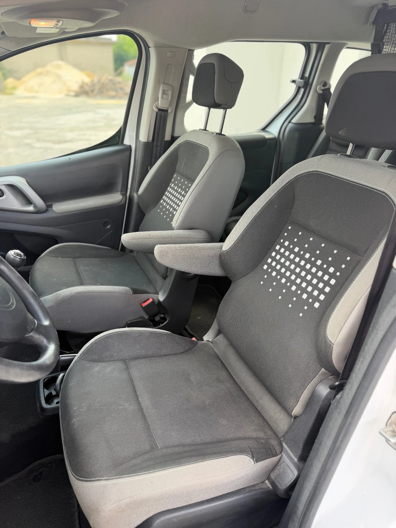 Citroen Berlingo 1.6 HDI Euro 6, снимка 12 - Автомобили и джипове - 55150727