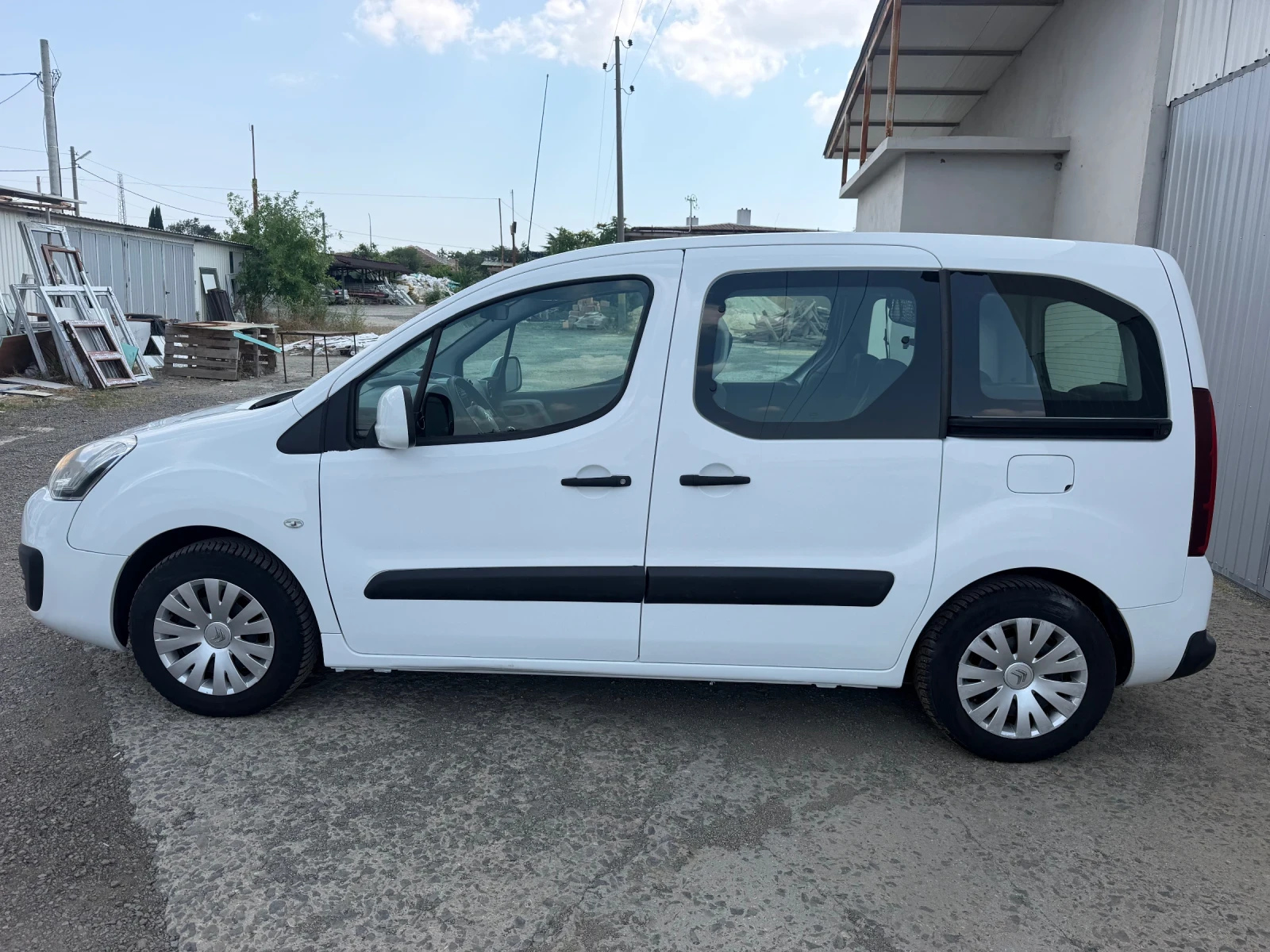 Citroen Berlingo 1.6 HDI Euro 6, снимка 5 - Автомобили и джипове - 55150727