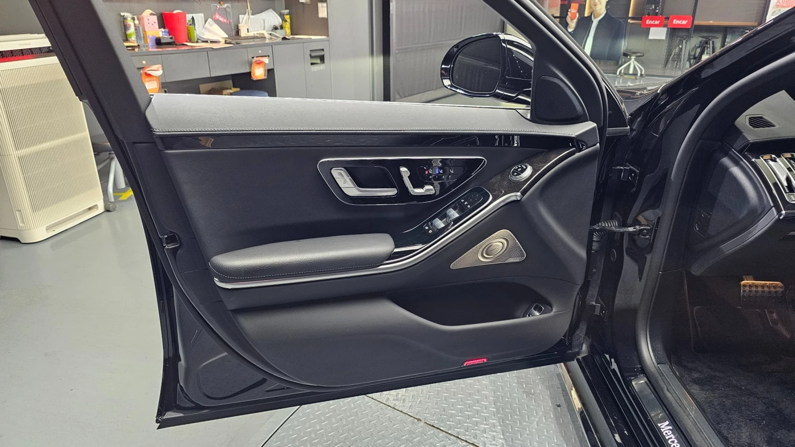 Mercedes-Benz S 500 L| BURMESTER| MASSAGE| HUD| ОБДУХ | 2 КЛЮЧА, снимка 12 - Автомобили и джипове - 55394216
