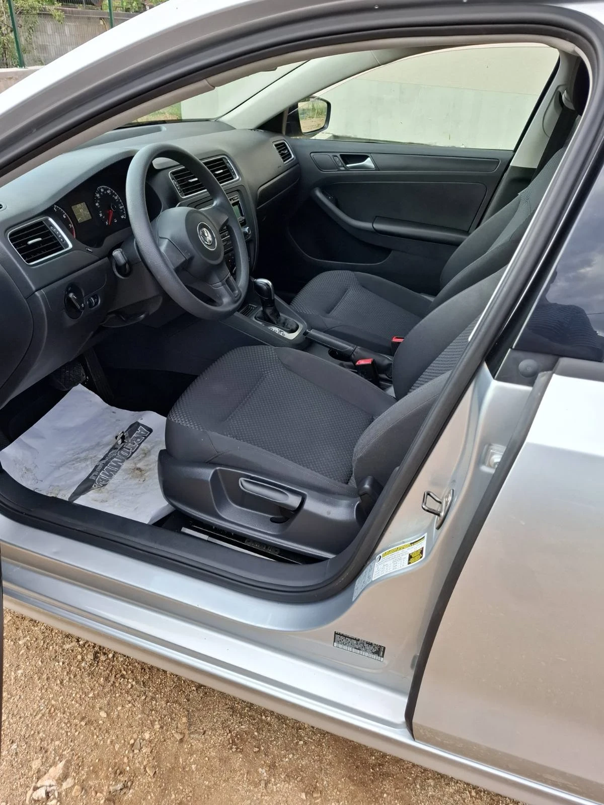 VW Jetta 2, 0i Navi , снимка 9 - Автомобили и джипове - 55905646