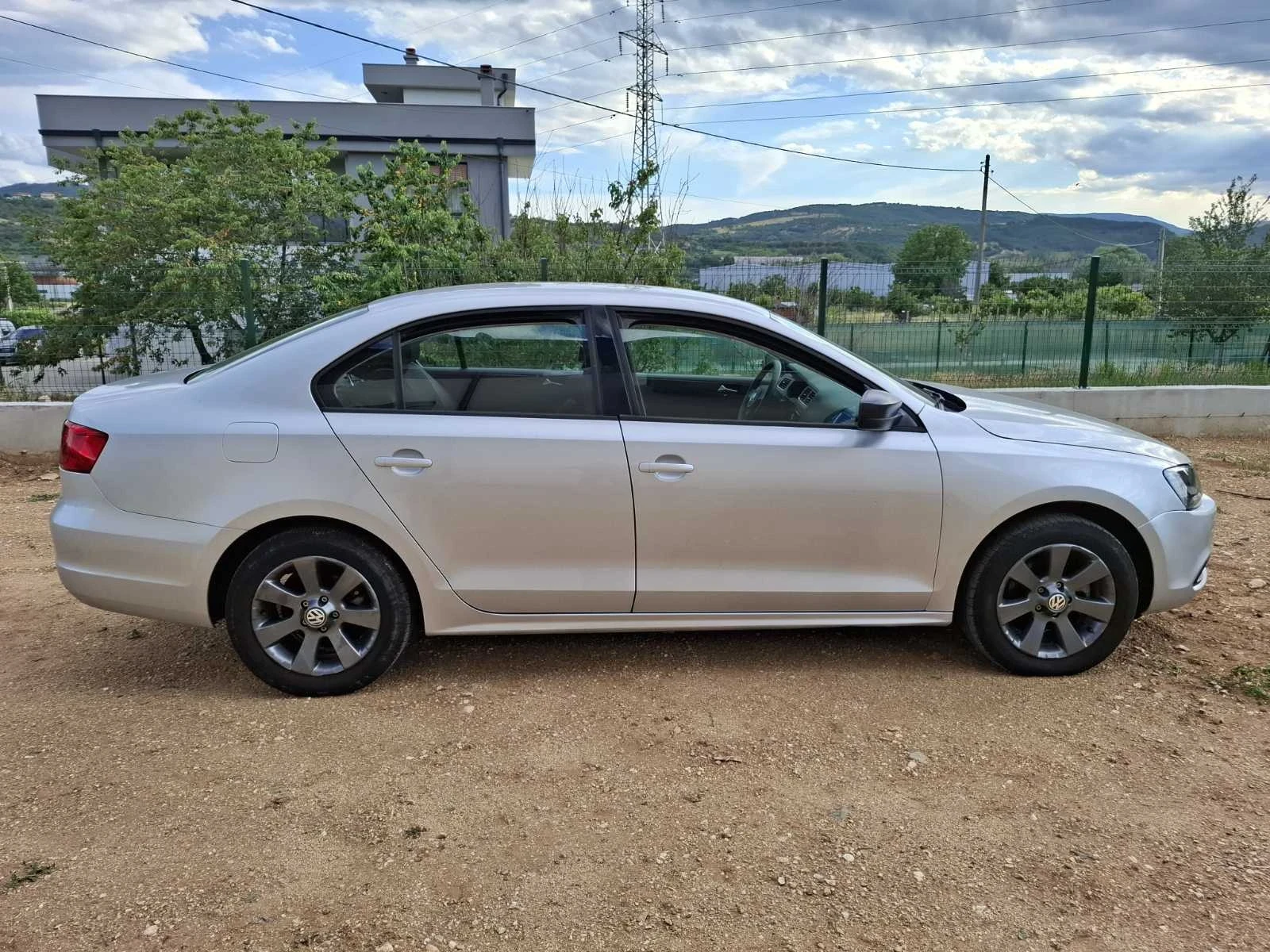 VW Jetta 2, 0i Navi , снимка 4 - Автомобили и джипове - 55905646