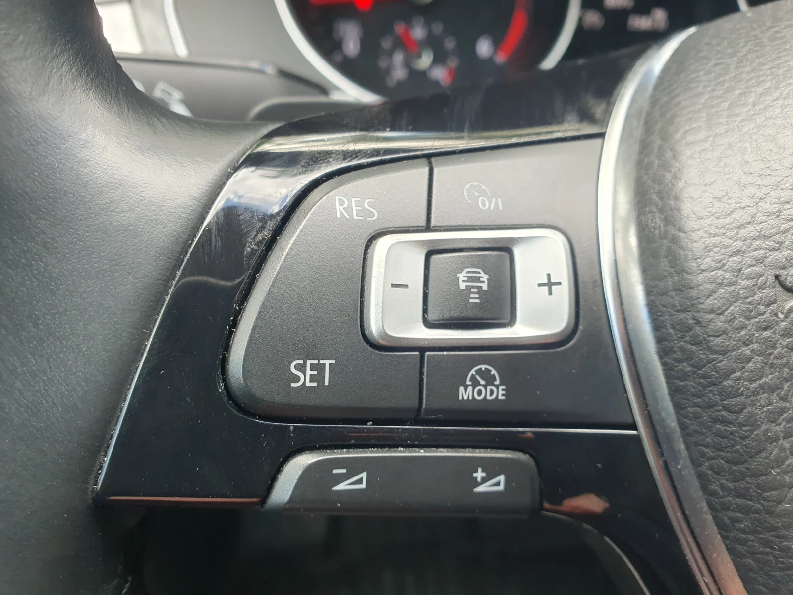 VW Passat B8 Перфектен, снимка 9 - Автомобили и джипове - 55500057