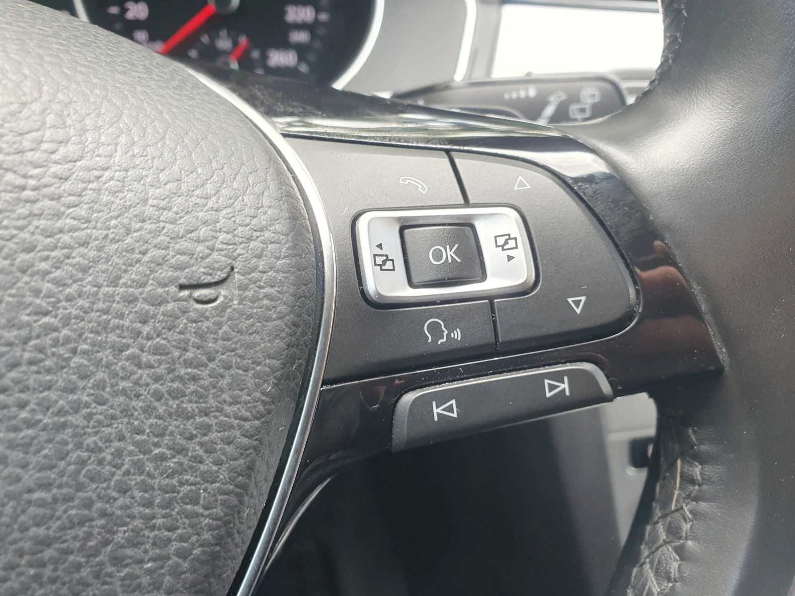 VW Passat B8 Перфектен, снимка 8 - Автомобили и джипове - 55500057