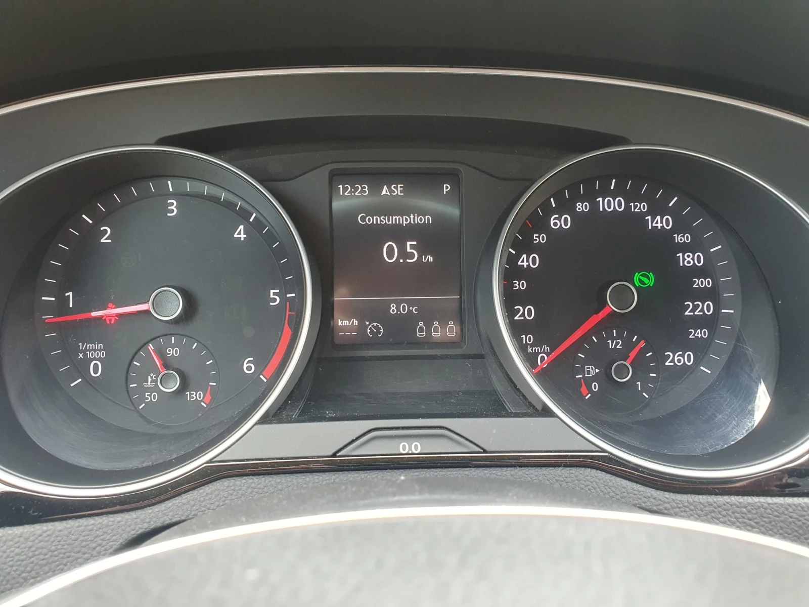 VW Passat B8 Перфектен, снимка 11 - Автомобили и джипове - 55500057