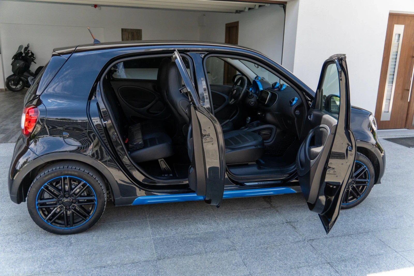 Smart Forfour EQ, снимка 8 - Автомобили и джипове - 55731906