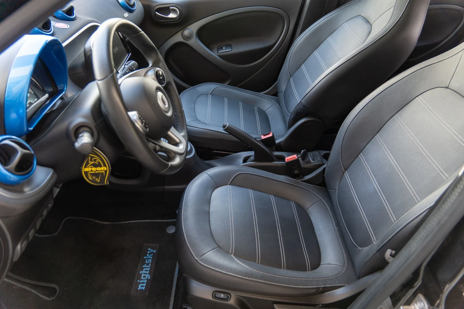 Smart Forfour EQ, снимка 11 - Автомобили и джипове - 55731906