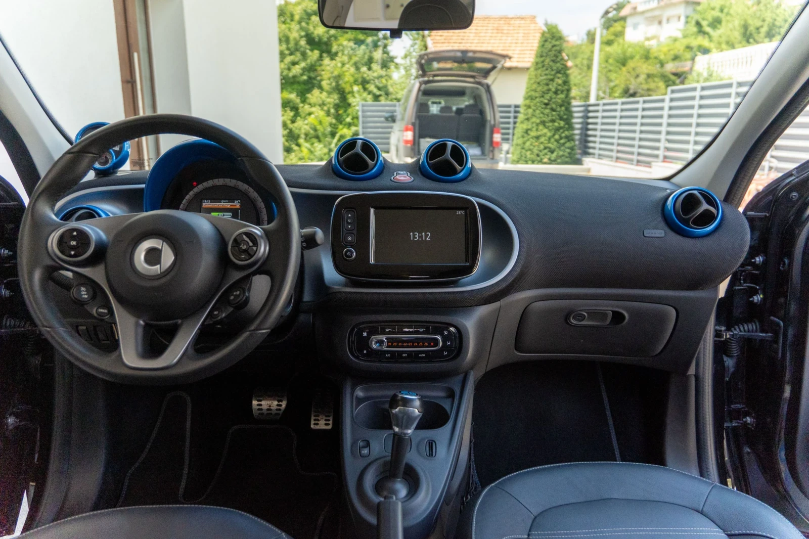 Smart Forfour EQ, снимка 7 - Автомобили и джипове - 55731906
