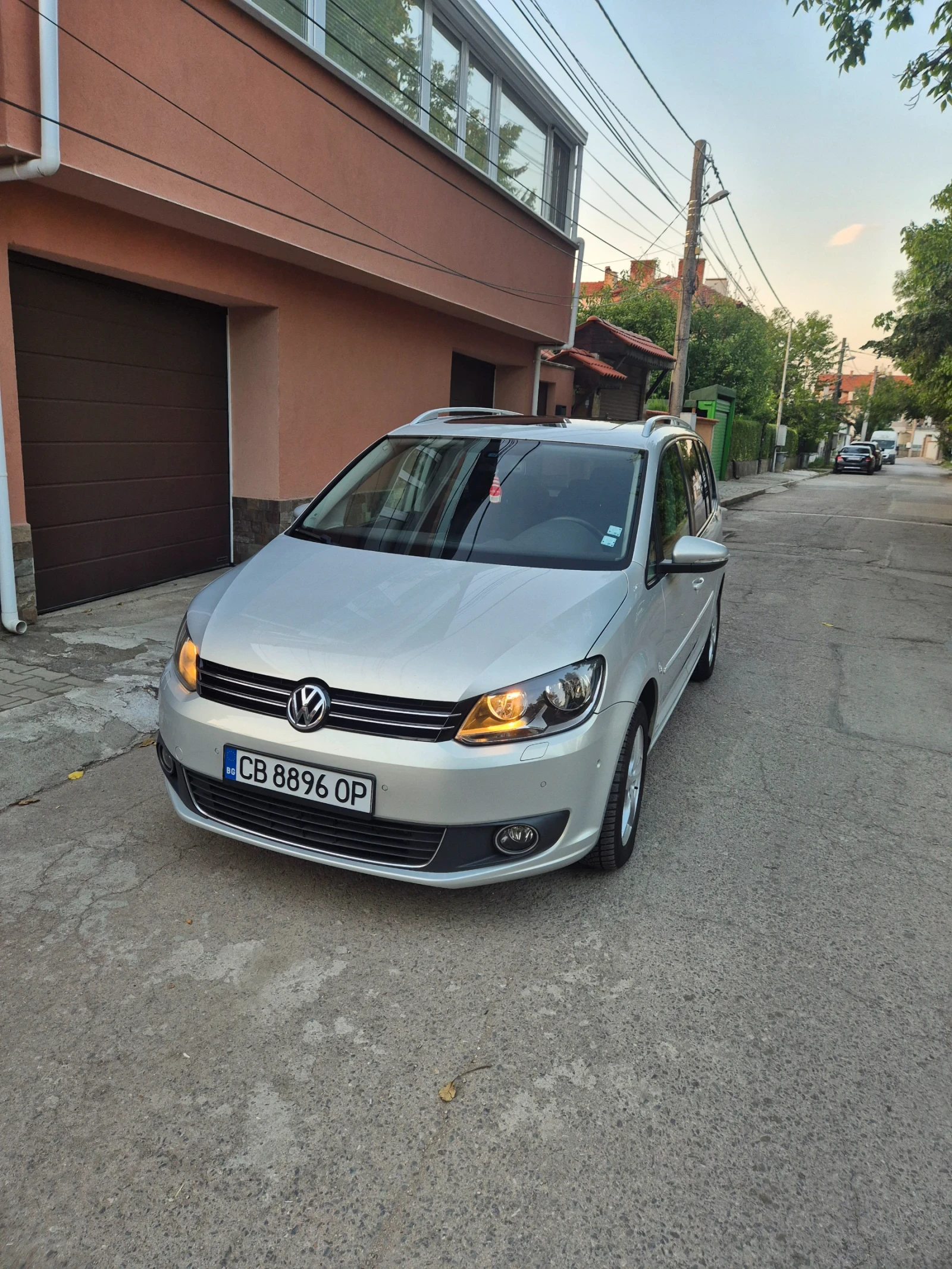 VW Touran, снимка 2 - Автомобили и джипове - 56298464