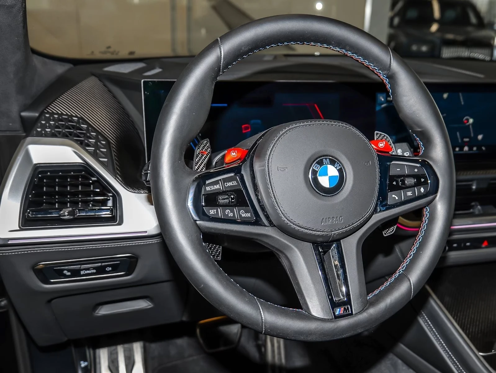 BMW XM 4.4 V8/xDrive/360/INDIVIDUAL/ICONIC GLOW/ | Mobile.bg � ����������� 11
