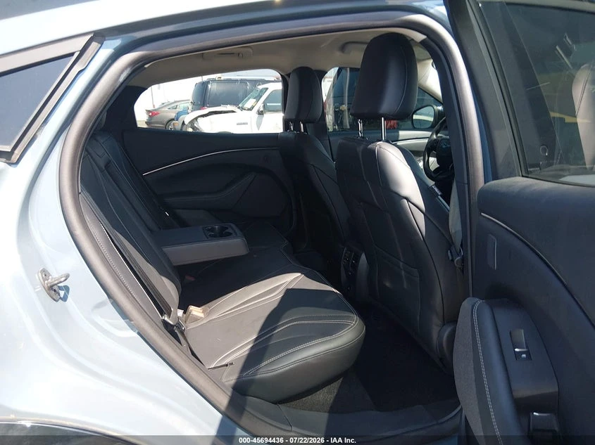 Ford Mustang Mach-E Premium, снимка 8 - Автомобили и джипове - 56521730