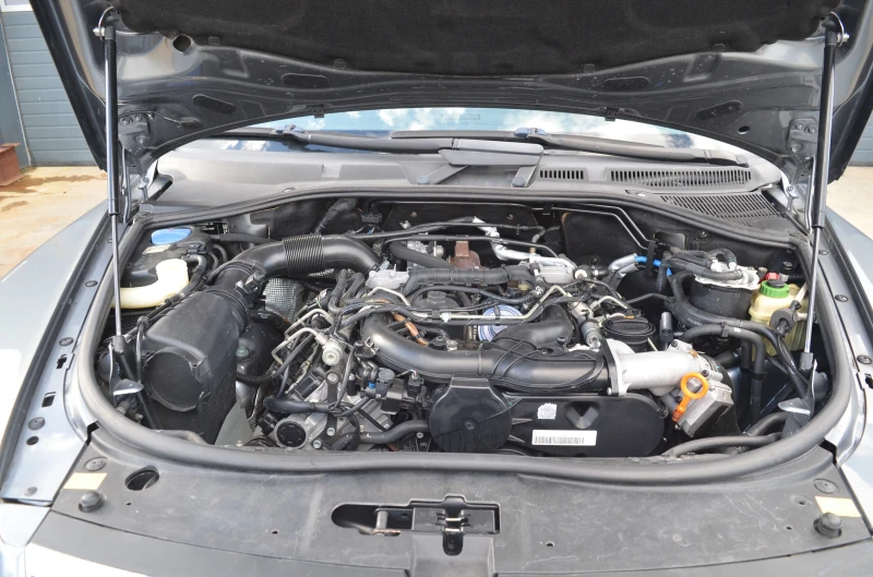 VW Touareg 3.0 TDI, снимка 17 - Автомобили и джипове - 52167710