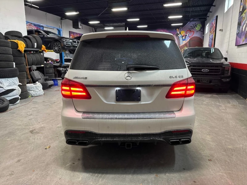 Mercedes-Benz GLS * AMG 63 * CARFAX * БЕЗ ПЪРВОНАЧАЛНА ВНОСКА, снимка 4 - Автомобили и джипове - 52673880