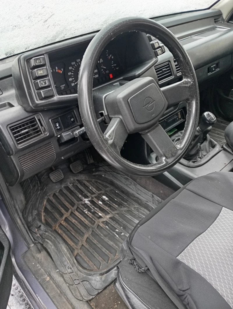 Opel Frontera, снимка 11 - Автомобили и джипове - 53322765