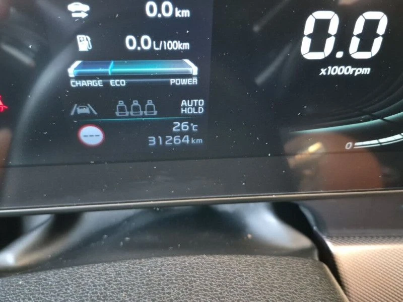 Kia Sportage 1.6 Plug-in Hybrid 4WD, снимка 8 - Автомобили и джипове - 55899095