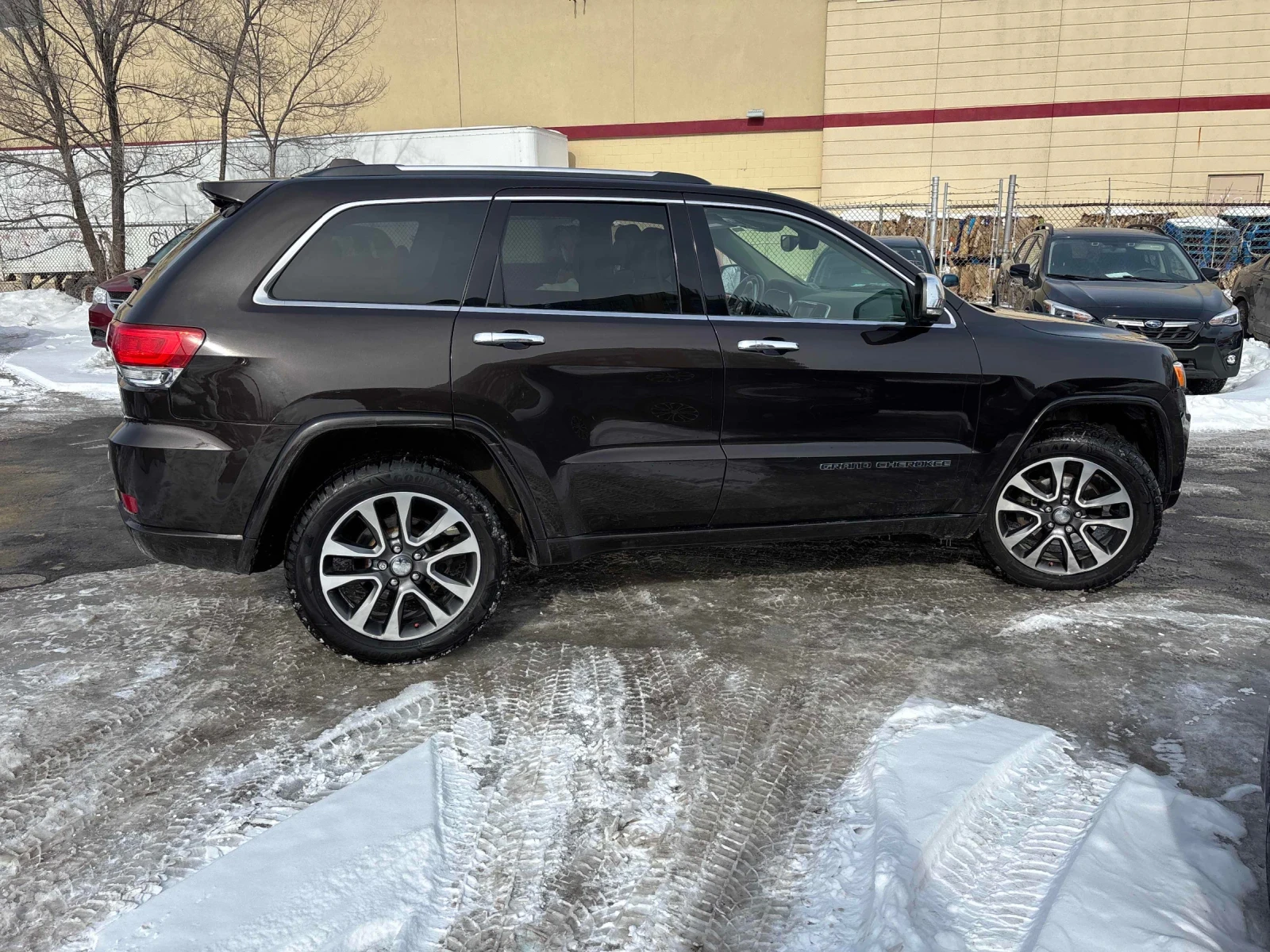 Jeep Grand cherokee 3.6i OVERLAND -Панорама-Подгрев-Обдух - изображение 4