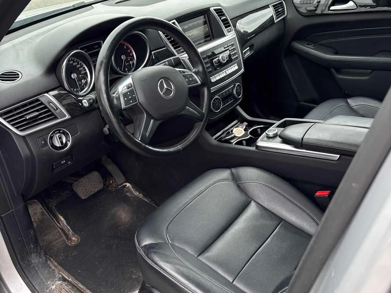 Mercedes-Benz ML 350 * BlueTEC * HARMAN/KARDON* PANORAMA* , снимка 5 - Автомобили и джипове - 55062487