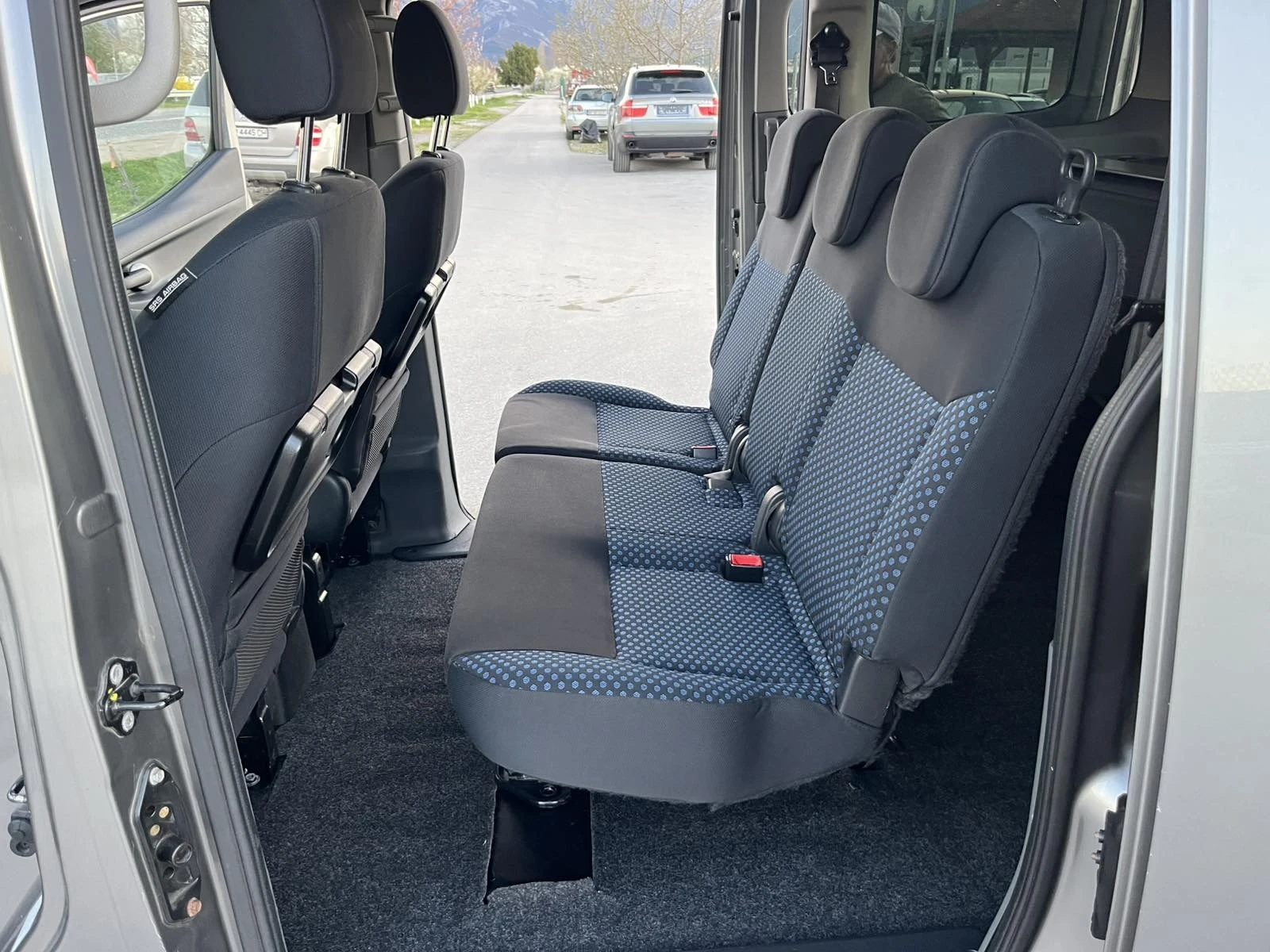 Nissan NV200 EVALIA 1.5DCI 110кс 6 СКОРОСТИ КЛИМАТИК, снимка 9 - Бусове и автобуси - 54129060