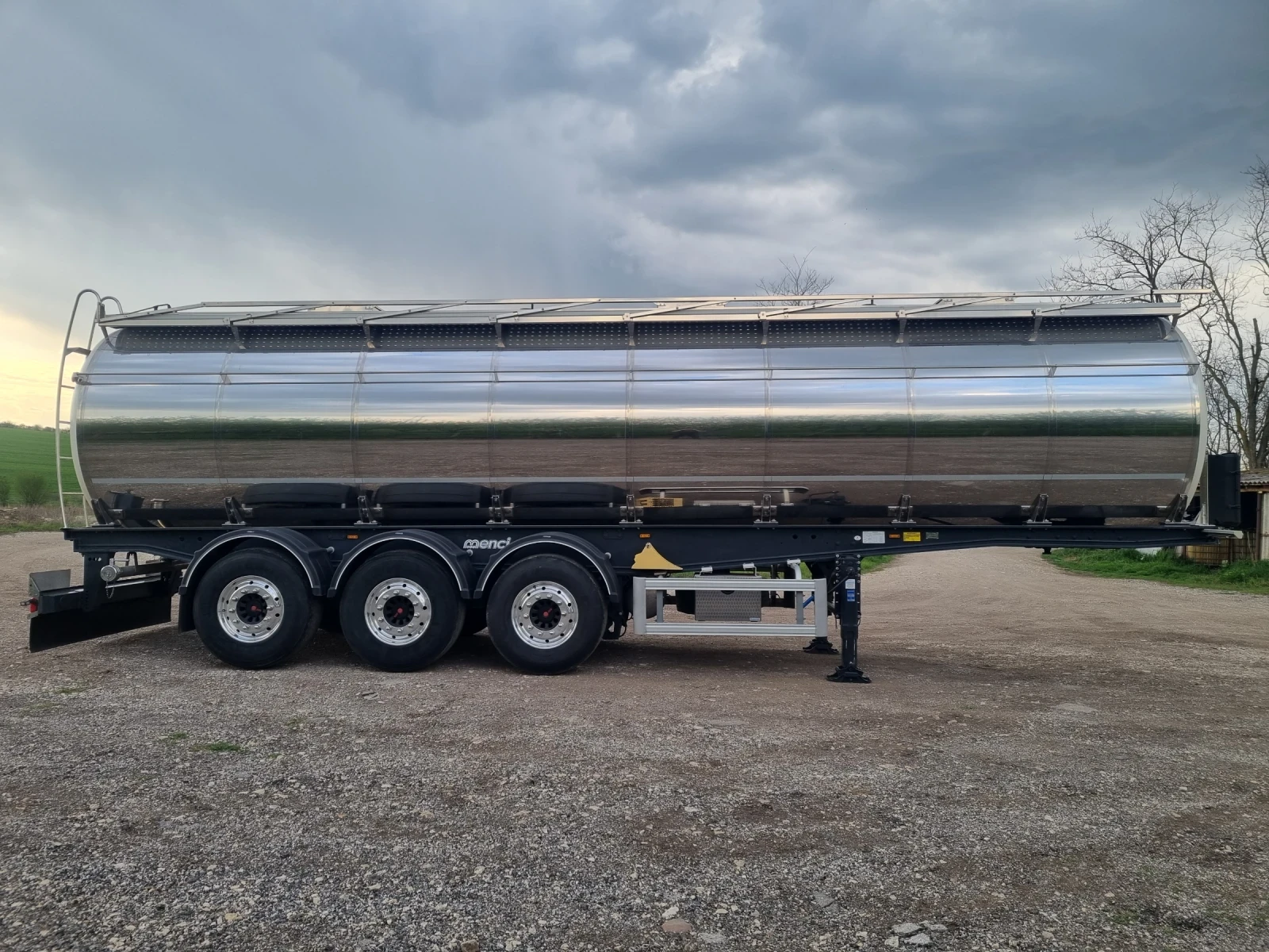 ����������� Menci | Mobile.bg � ����������� 4