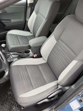 Toyota Auris УНИКАТ!!! РЕАЛНИ КИЛОМЕТРИ!!!, снимка 11