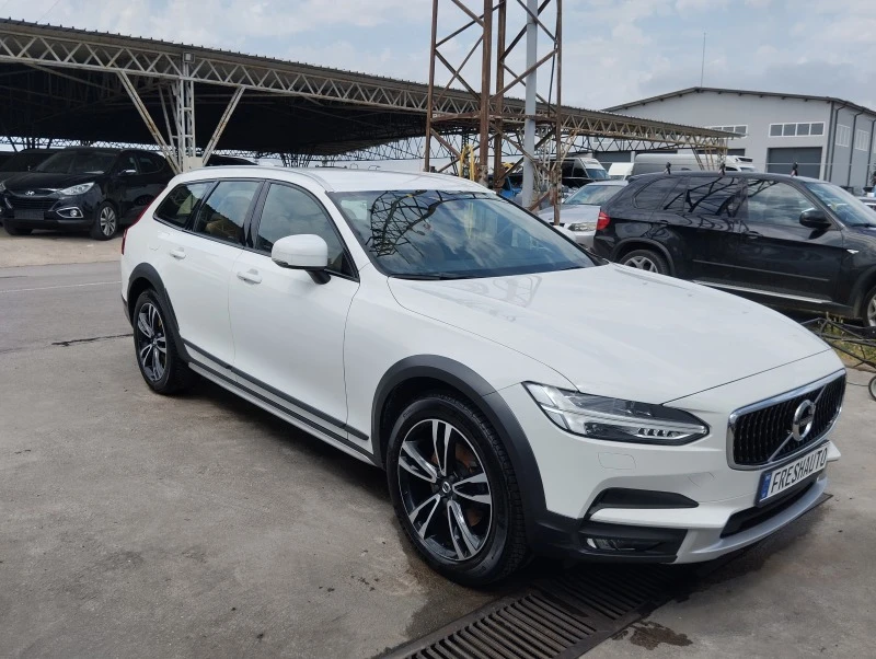 Volvo V90 Cross Country 2.0D4 AWD Navi Подгрев Обдъхване , снимка 2 - Автомобили и джипове - 46051774