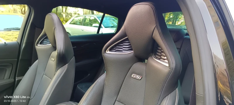 Opel Insignia GSi 4х4, снимка 13 - Автомобили и джипове - 52551488