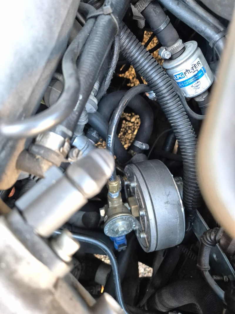 Audi A4 1.8T, снимка 7 - Автомобили и джипове - 52637120