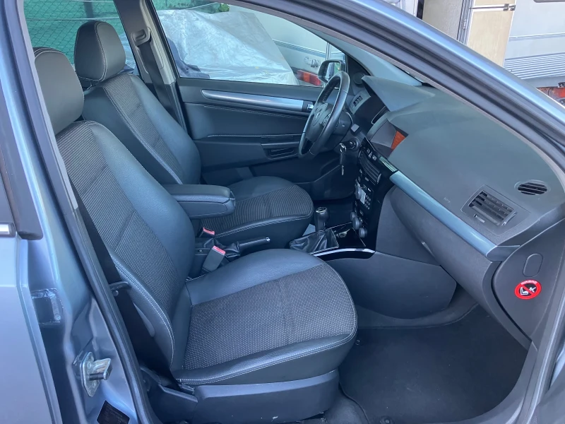 Opel Astra 1.6i-115k.c-Cosmo, снимка 12 - Автомобили и джипове - 52229268