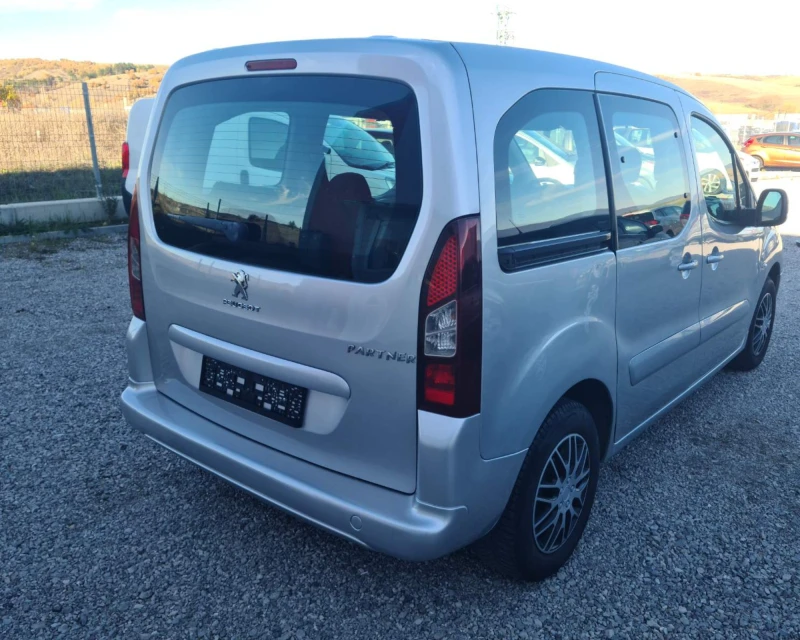 Peugeot Partner 1.6HDI DIZEL Нов внос топ състояние, снимка 15 - Автомобили и джипове - 52495235