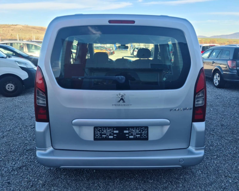 Peugeot Partner 1.6HDI DIZEL Нов внос топ състояние, снимка 10 - Автомобили и джипове - 52495235