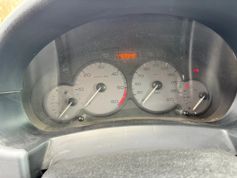 Peugeot Partner 2.0 HDI, снимка 8 - Автомобили и джипове - 53204724