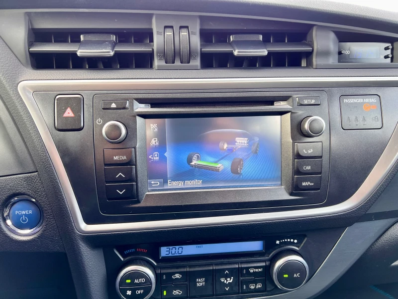 Toyota Auris Hybrid 136кс. , снимка 14 - Автомобили и джипове - 53453237