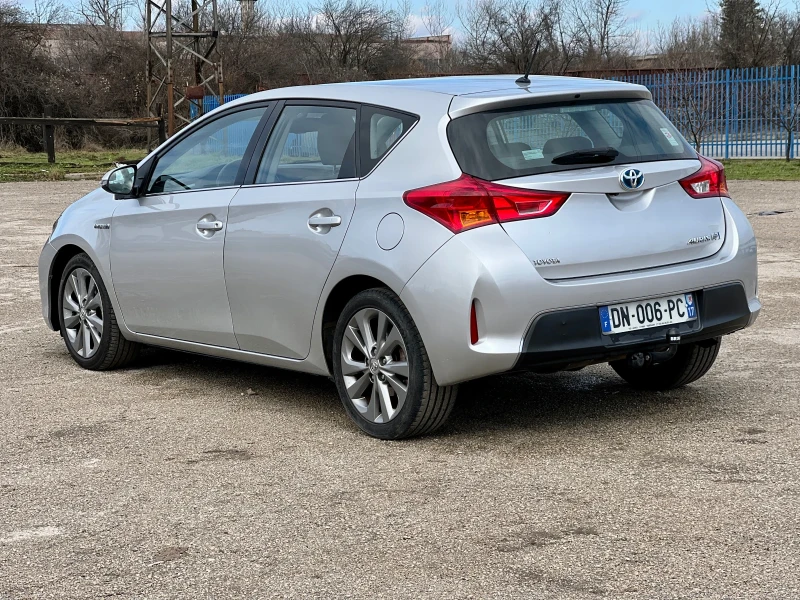 Toyota Auris Hybrid 136кс. , снимка 4 - Автомобили и джипове - 53453237