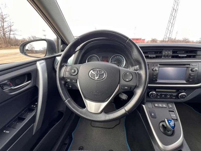 Toyota Auris Hybrid 136кс. , снимка 10 - Автомобили и джипове - 53453237