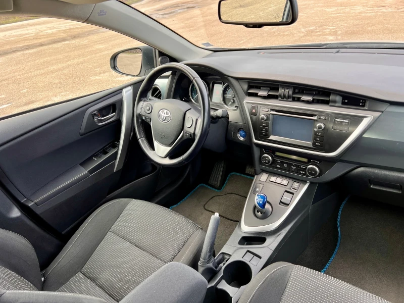 Toyota Auris Hybrid 136кс. , снимка 12 - Автомобили и джипове - 53453237