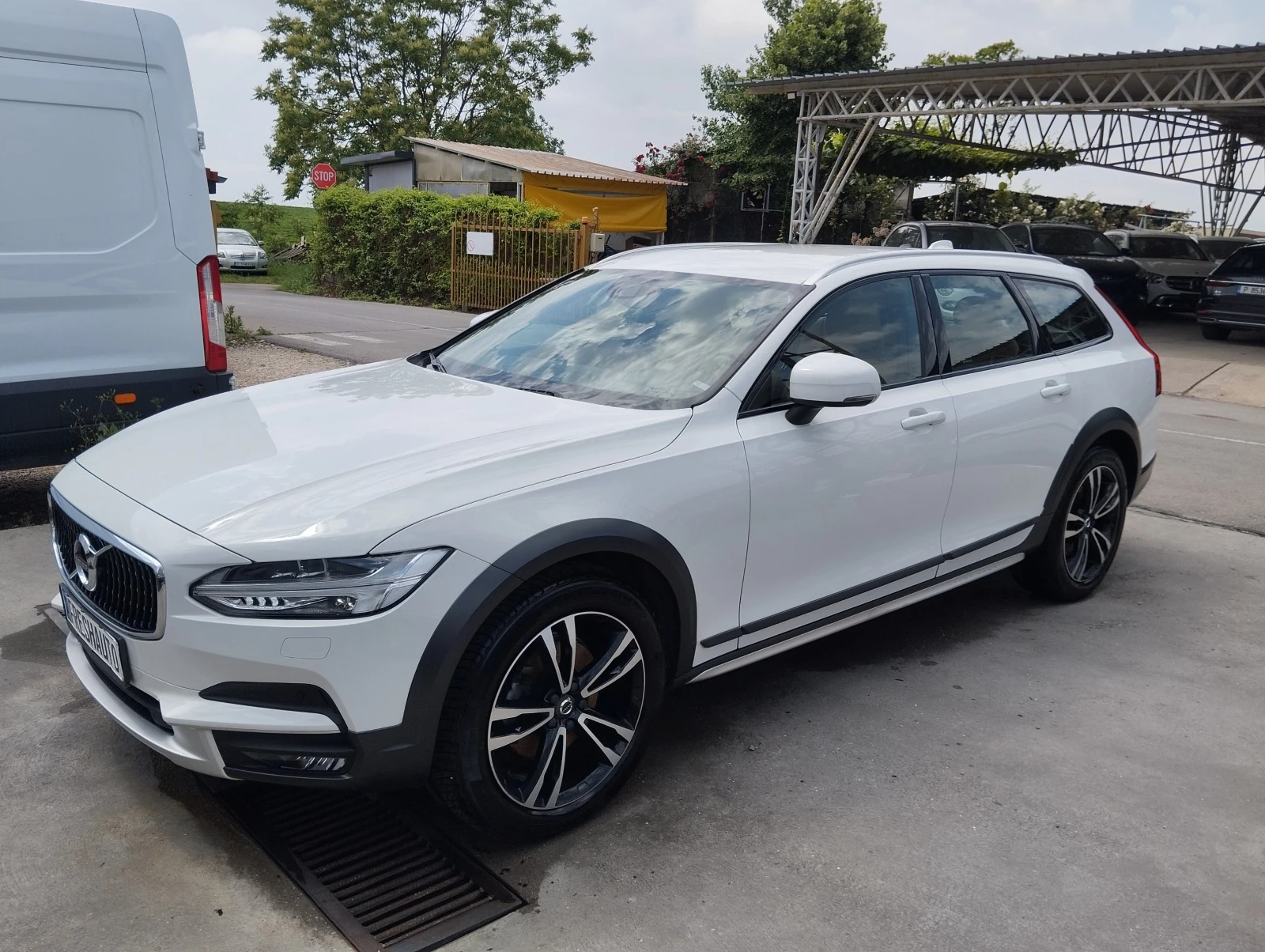 Volvo V90 Cross Country 2.0D4 AWD Navi Подгрев Обдъхване  - изображение 3