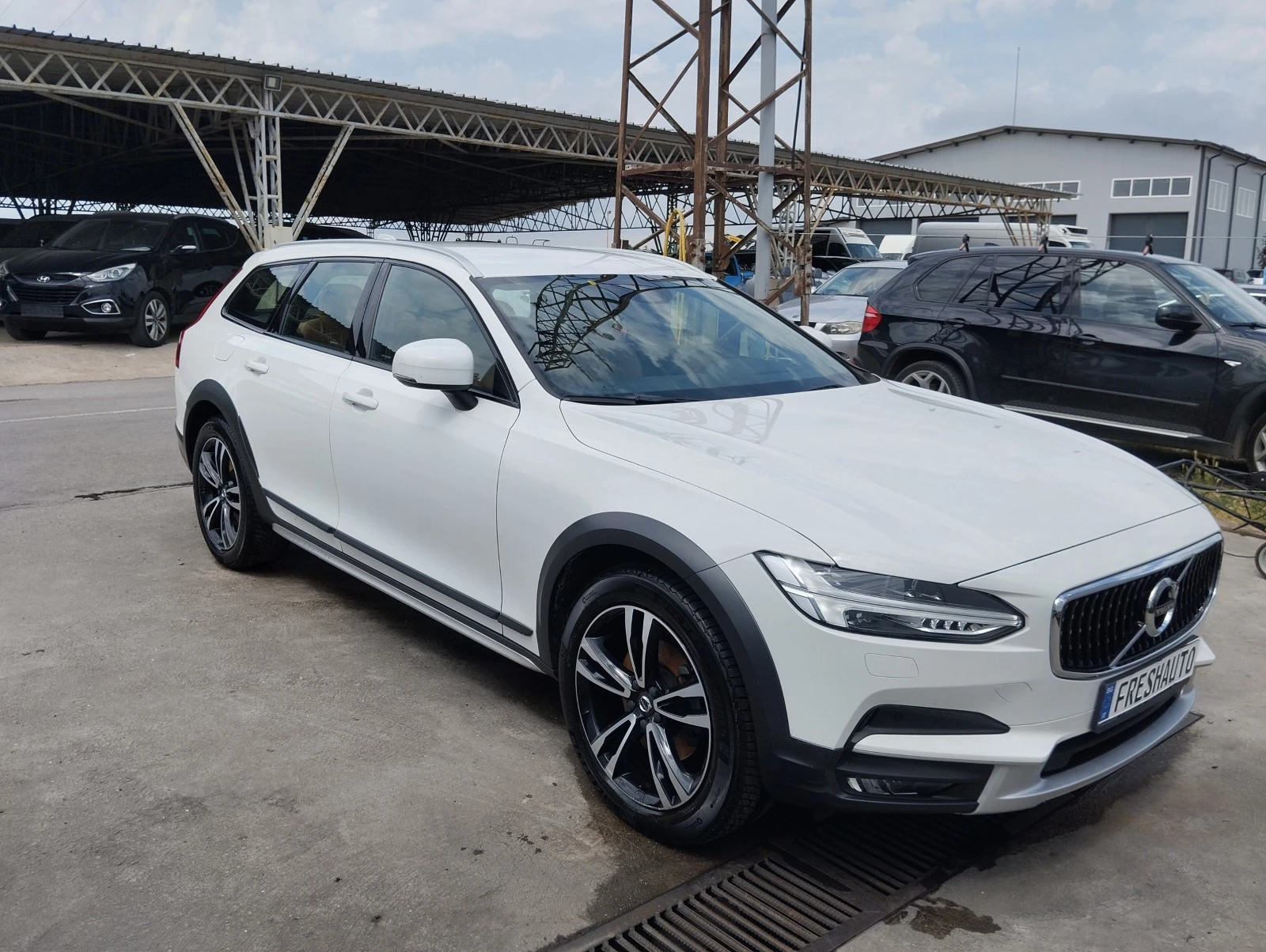 Volvo V90 Cross Country 2.0D4 AWD Navi Подгрев Обдъхване  - изображение 2