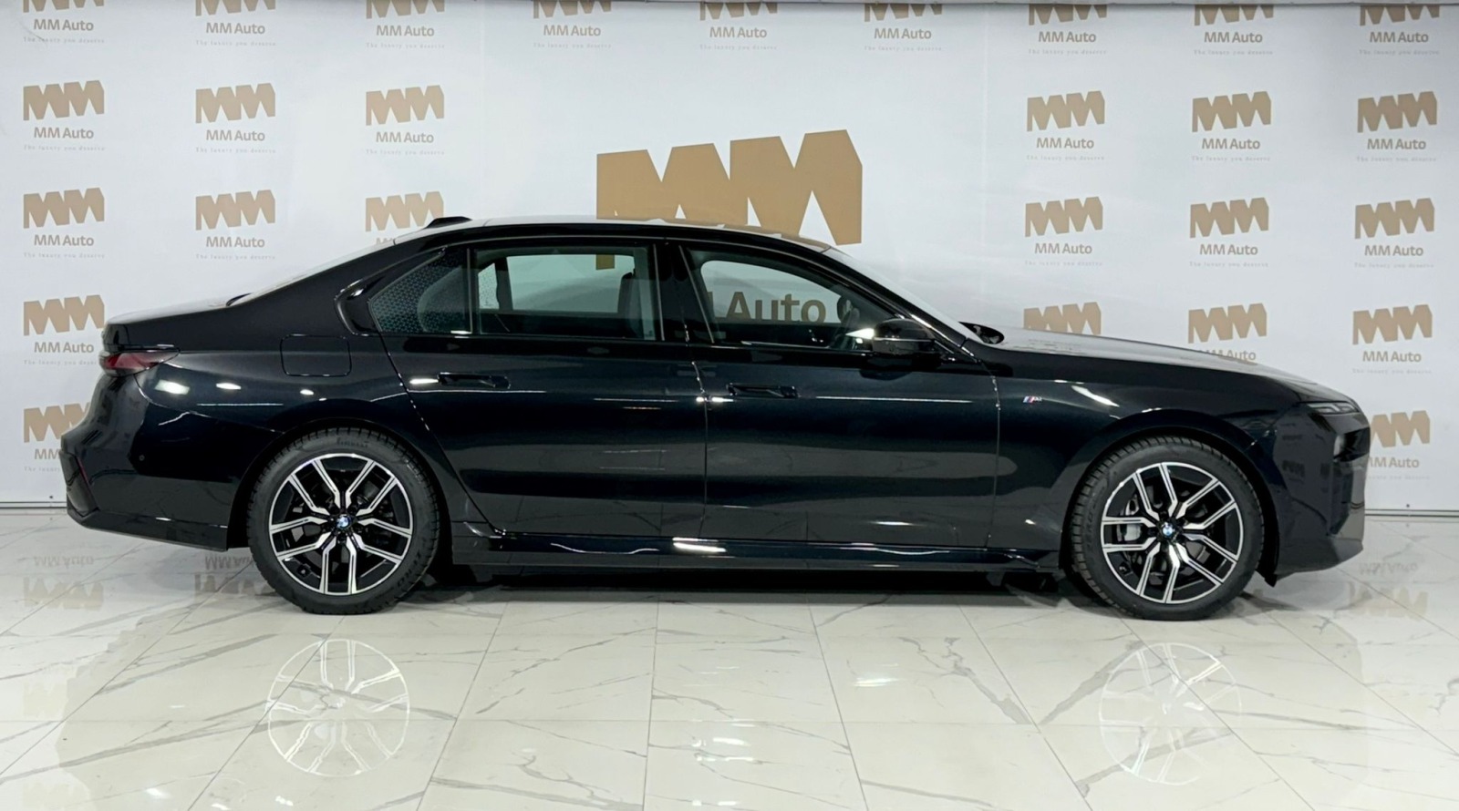 BMW 740 xDrive M Sport Bowers&Wilkins панорама - изображение 3