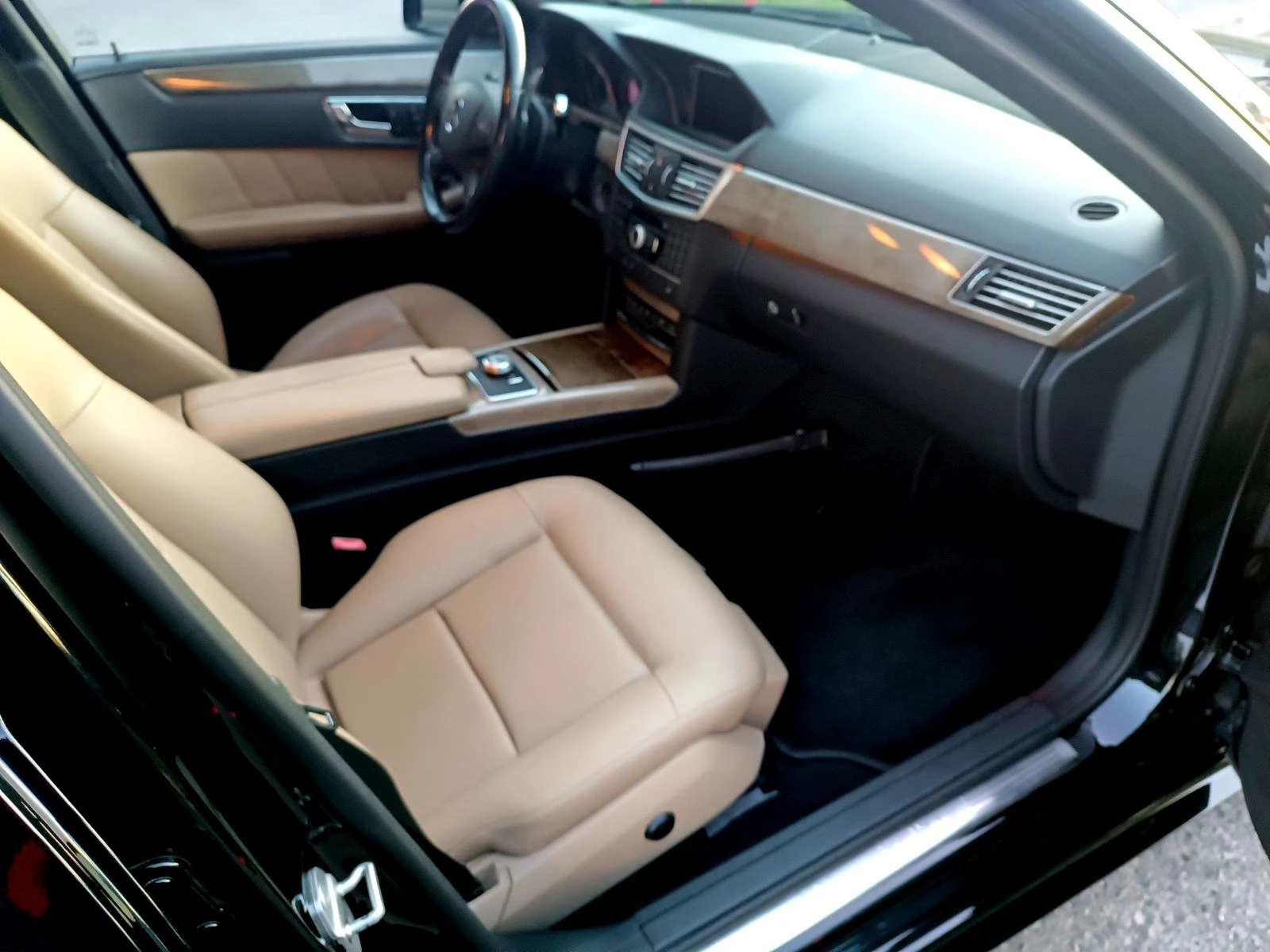 Mercedes-Benz E 350 4Matic AMG Paket, LPG  ! | Mobile.bg   11