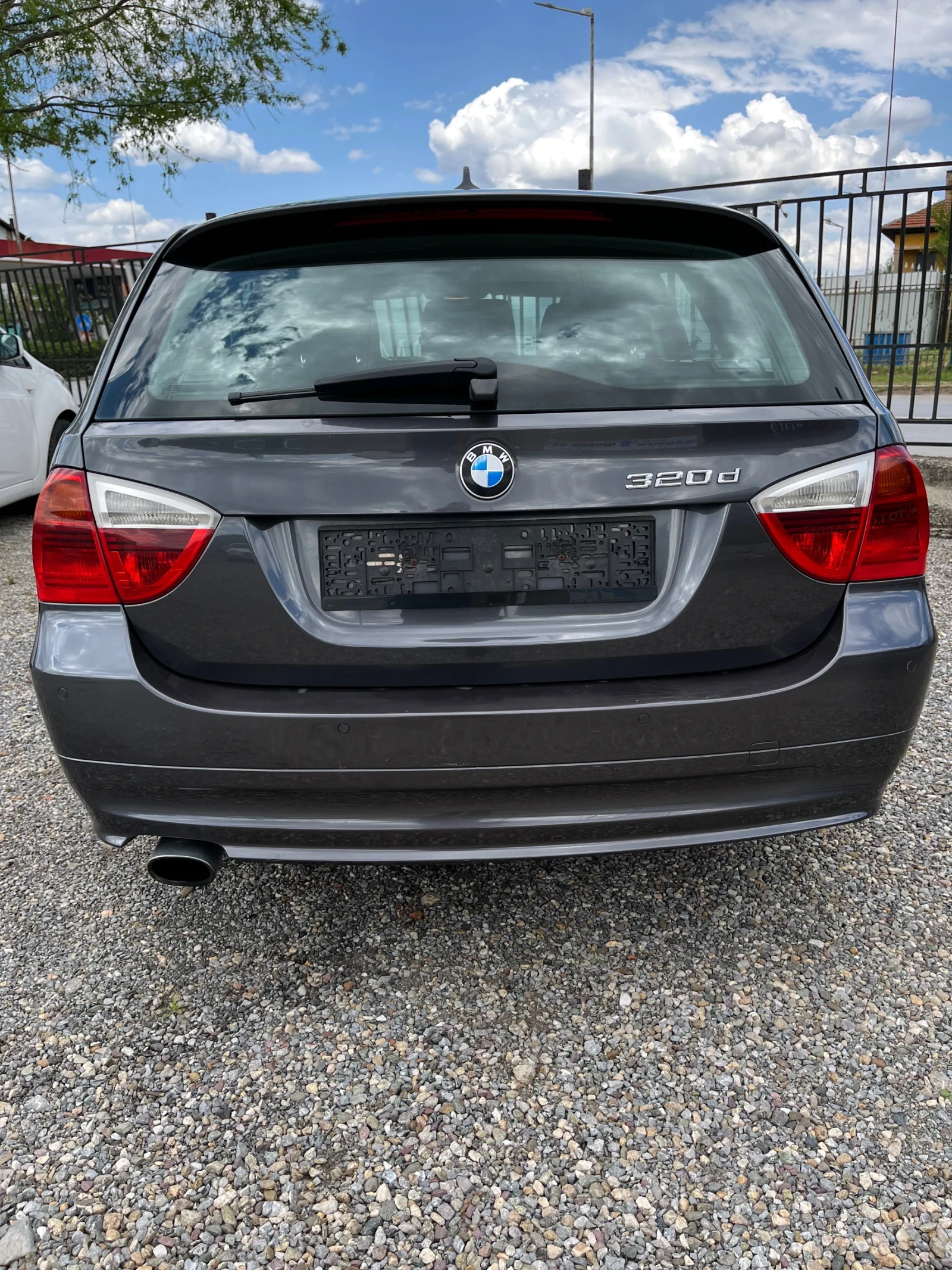 BMW 320 2.0 - изображение 6