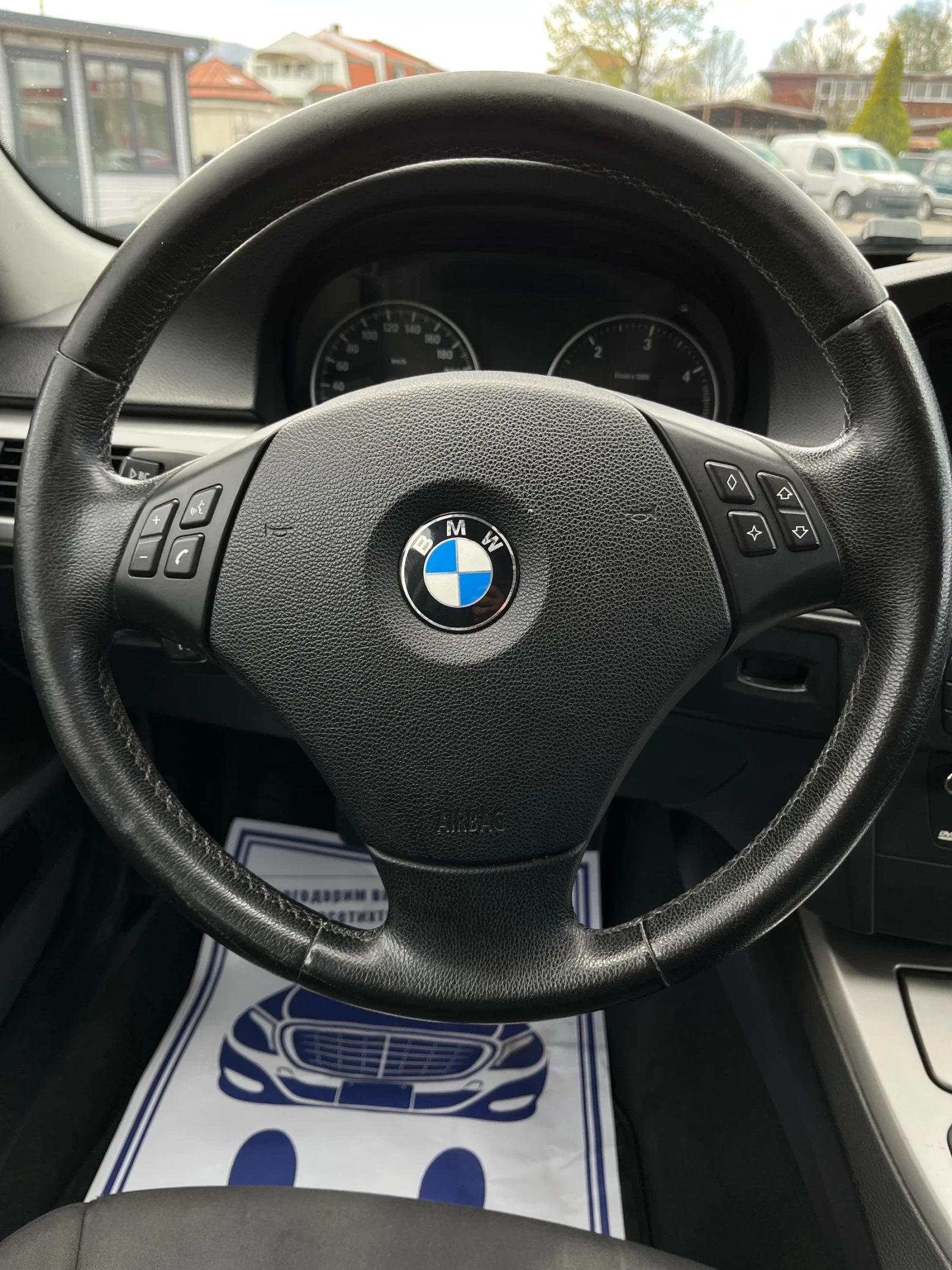 BMW 320 2.0 - изображение 8
