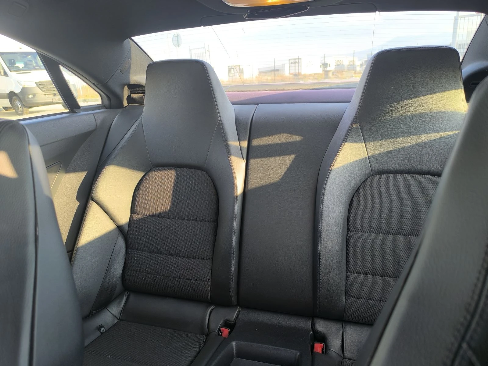 Mercedes-Benz E 350 * НАЛИЧНА* * ПЕРФЕКТНО ТЕХНИЧЕСКО СЪСТОЯНИЕ*  - изображение 10