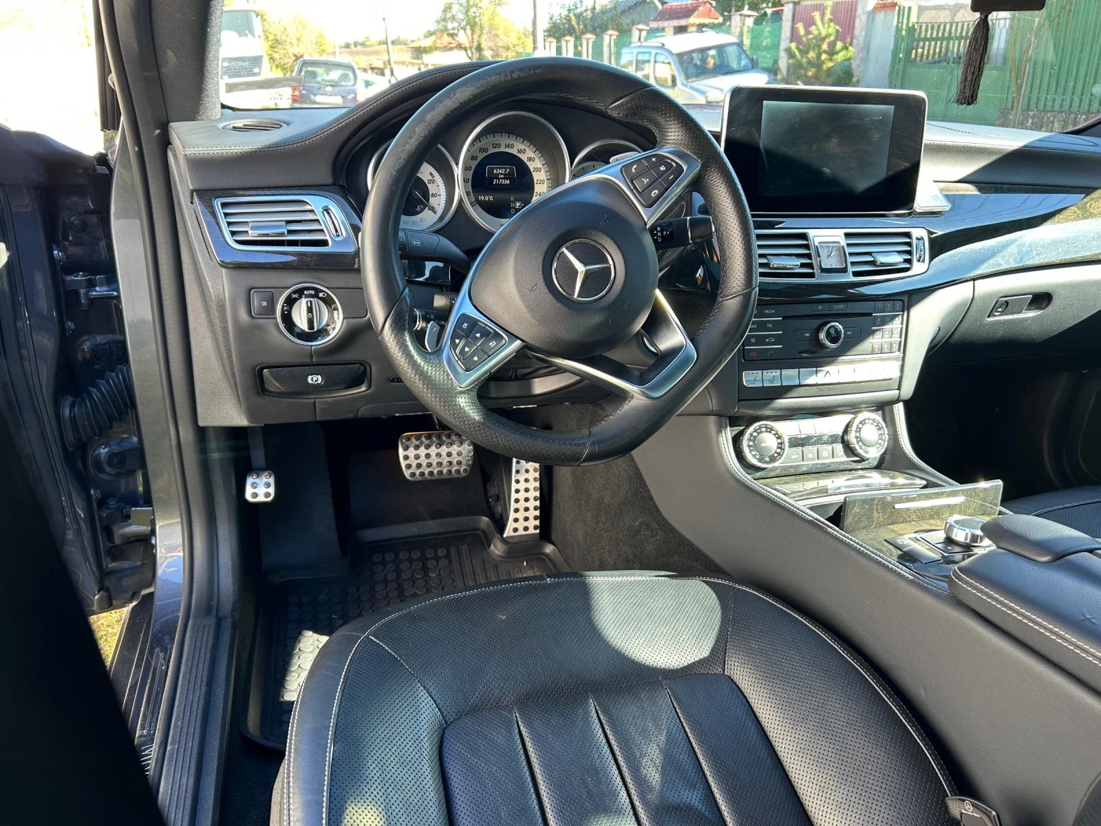 Mercedes-Benz CLS 350 Седан - изображение 5